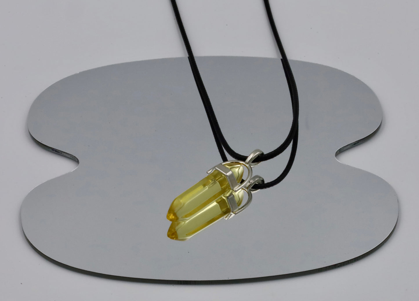 Collier en corde – Pendule cristal