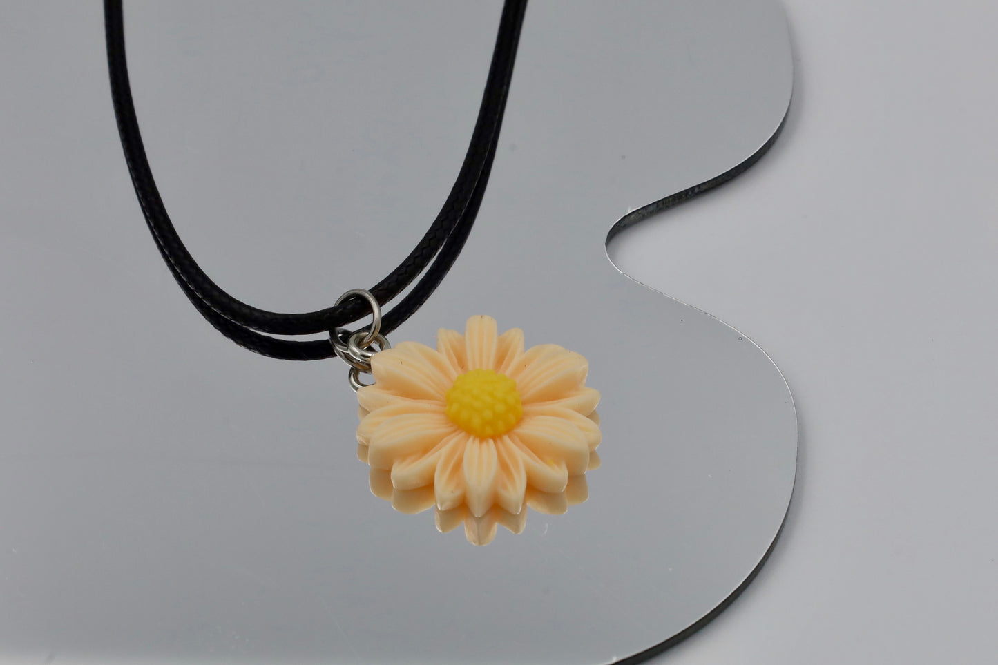 🌼 Collier Marguerite FunVibe – Couleurs éclatantes